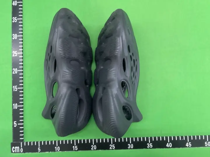 Yeezy Foam RNNR QC photo 6
