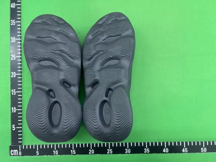 Yeezy Foam RNNR QC photo 7