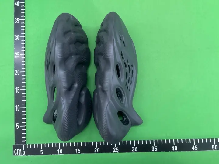 Yeezy Foam RNNR QC photo 8