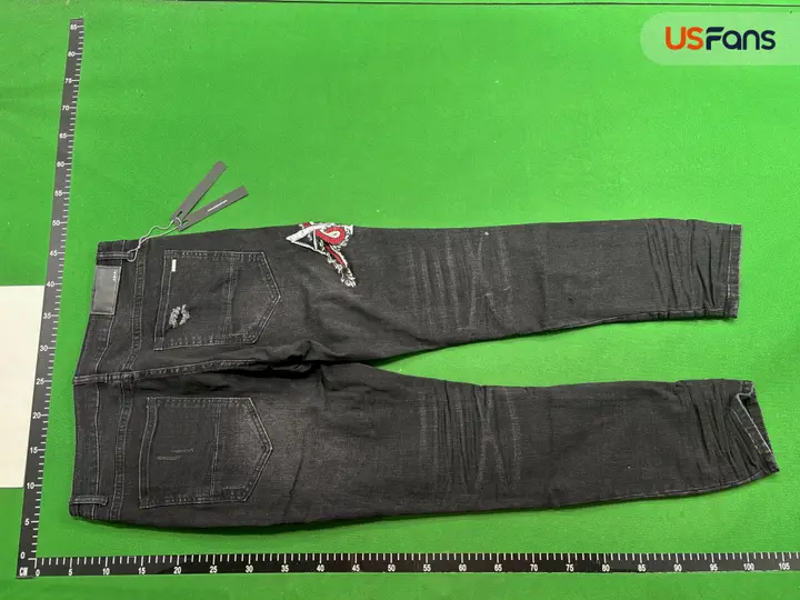 Amiri Jeans QC photo 3