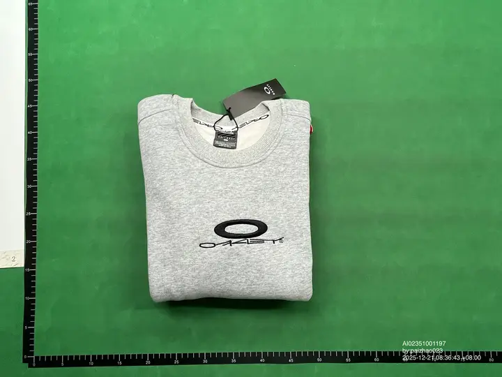 Oakley Hoodie QC photo 13