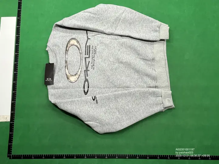 Oakley Hoodie QC photo 14