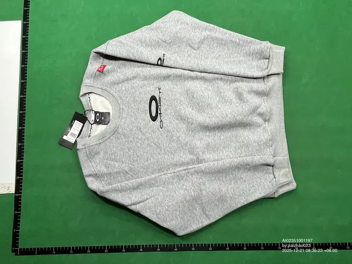 Oakley Hoodie QC photo 15