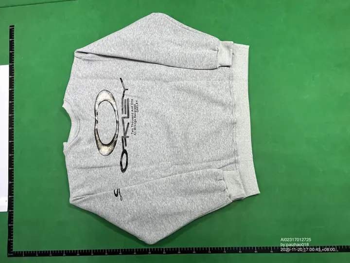 Oakley Hoodie QC photo 18