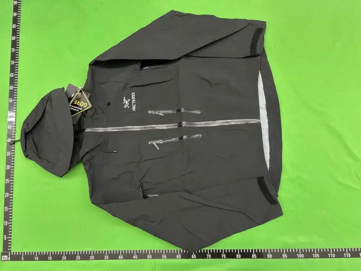 Arc'teryx SV Jacket Beams QC photo 3