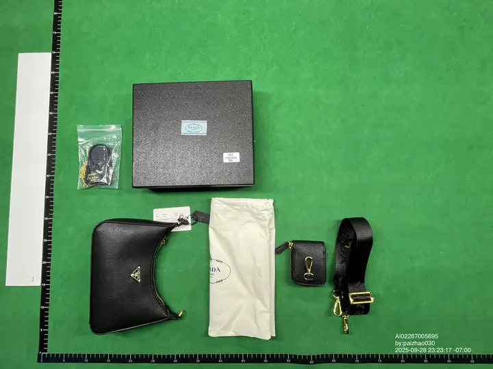 Prada Re-Edition Bag QC photo 7