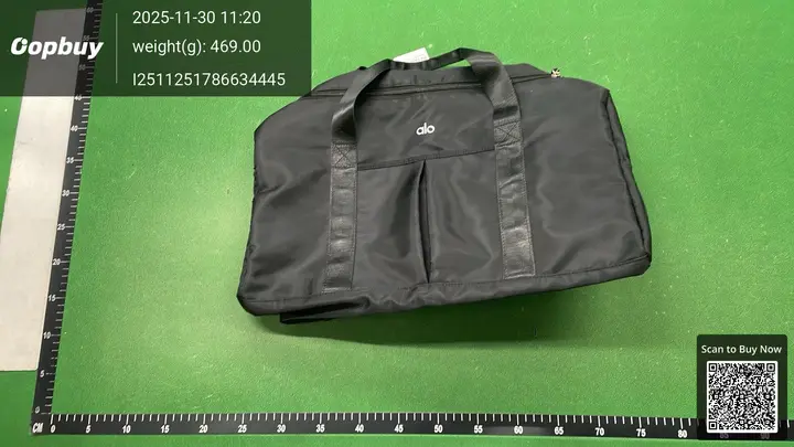 Lululemon Bag QC photo 7