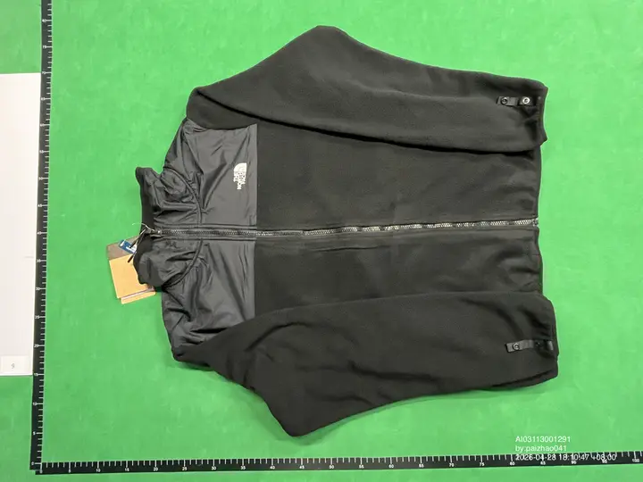 TNF Windbreaker Jacket QC photo 3