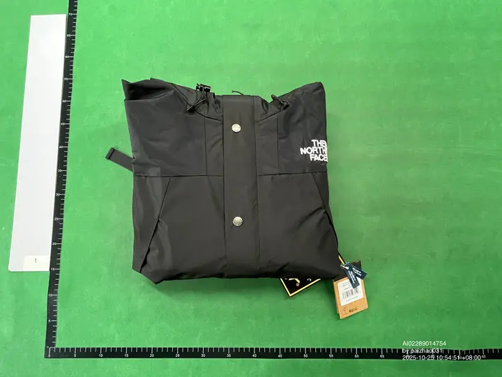 TNF Windbreaker Jacket QC photo 9