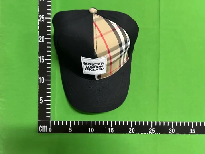 Burberry Cap QC photo 1