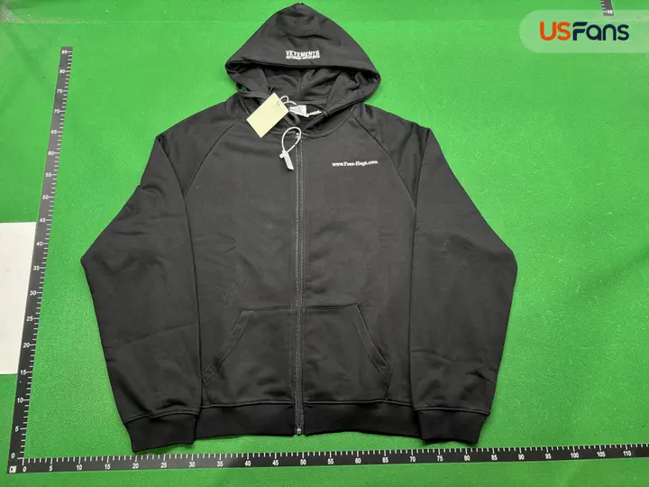 Vetements "Free Hugs" Zip-Up QC photo 2
