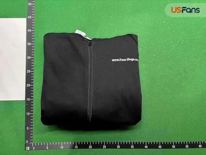 Vetements "Free Hugs" Zip-Up QC photo 4
