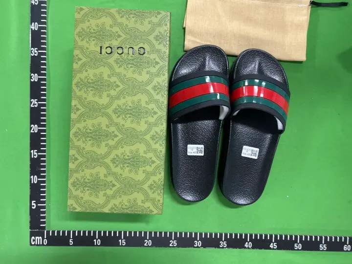 GUCCI Flip Flops QC photo 2