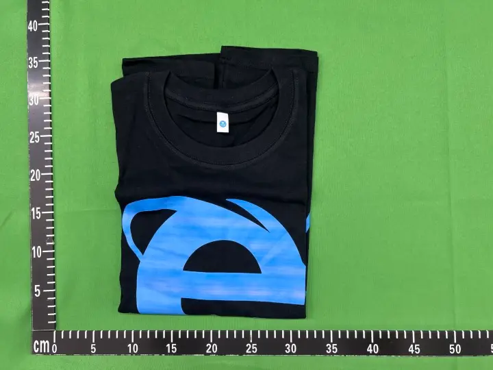 Vetements Tees QC photo 1