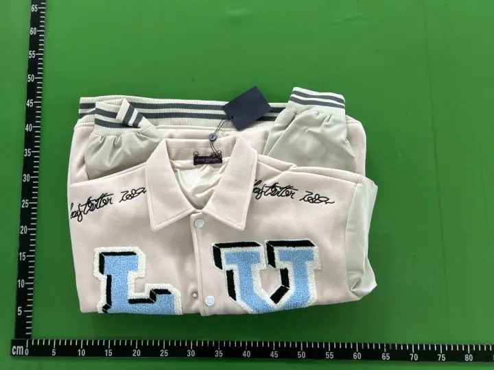 LV Jersey Jacket Donkey/Bunny 22FW QC photo 1