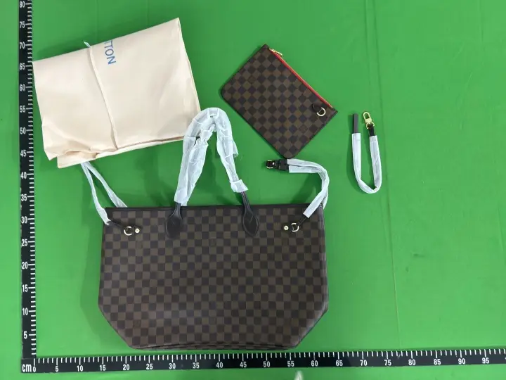 LV Neverfull Bag QC photo 12