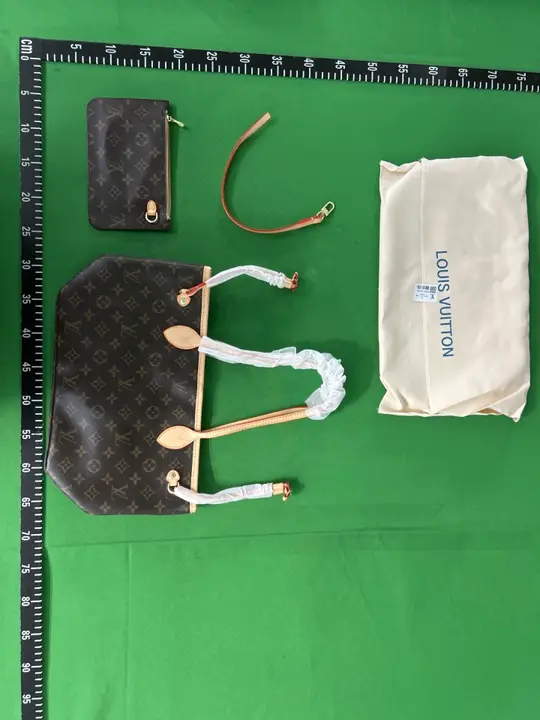 LV Neverfull Bag QC photo 13
