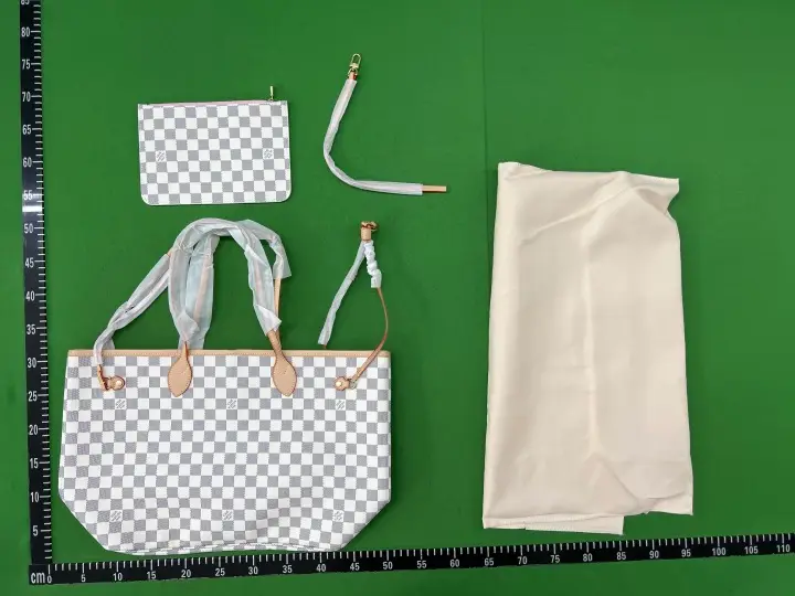 LV Neverfull Bag QC photo 4