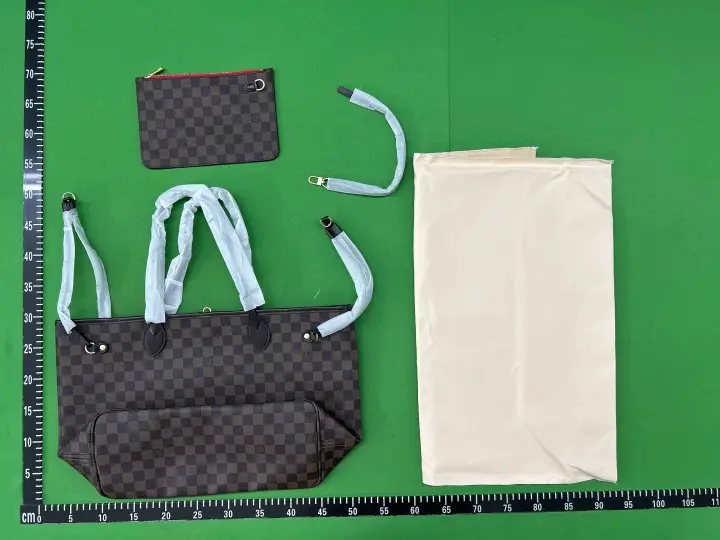 LV Neverfull Bag QC photo 6