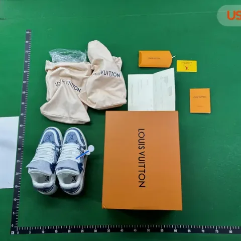 LV Trainer Light Blue QC photo